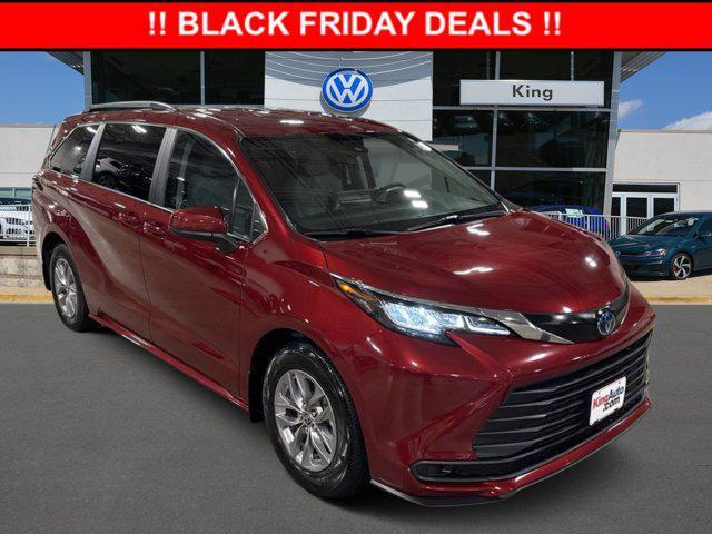 used 2023 Toyota Sienna car, priced at $37,999