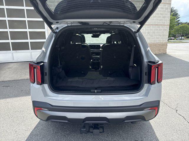 used 2025 Kia Sorento car, priced at $43,999