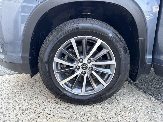 used 2019 Toyota Highlander car, priced at $28,999
