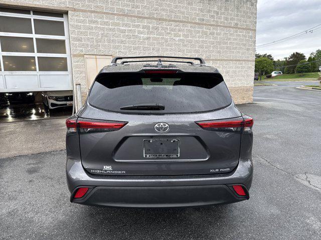 used 2022 Toyota Highlander car, priced at $37,999