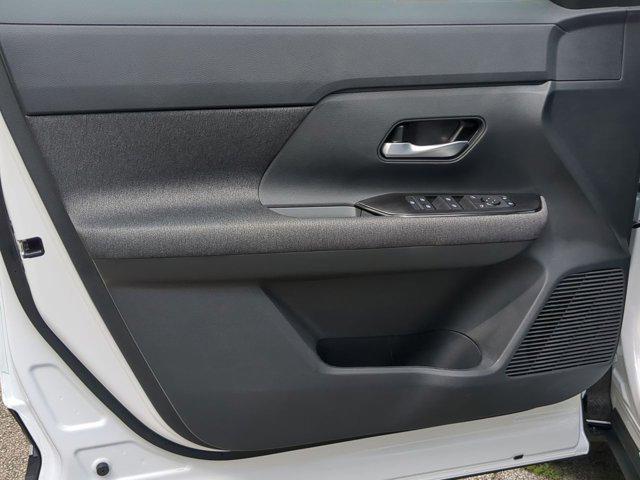 new 2025 Nissan Kicks car, priced at $24,570