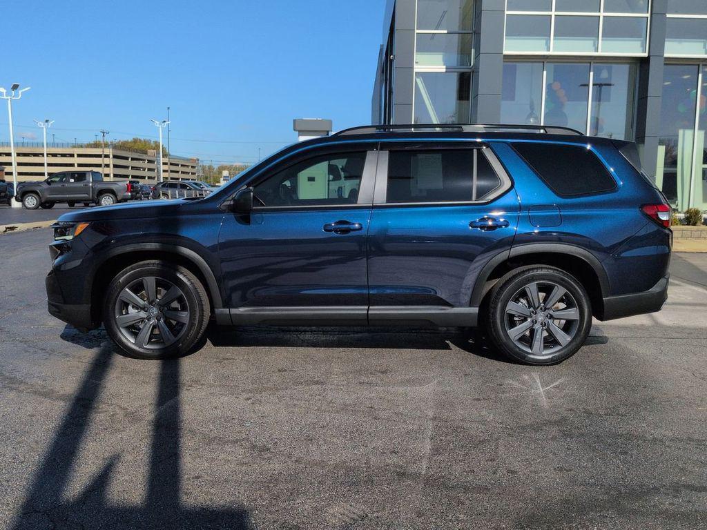 used 2025 Honda Pilot car, priced at $38,799