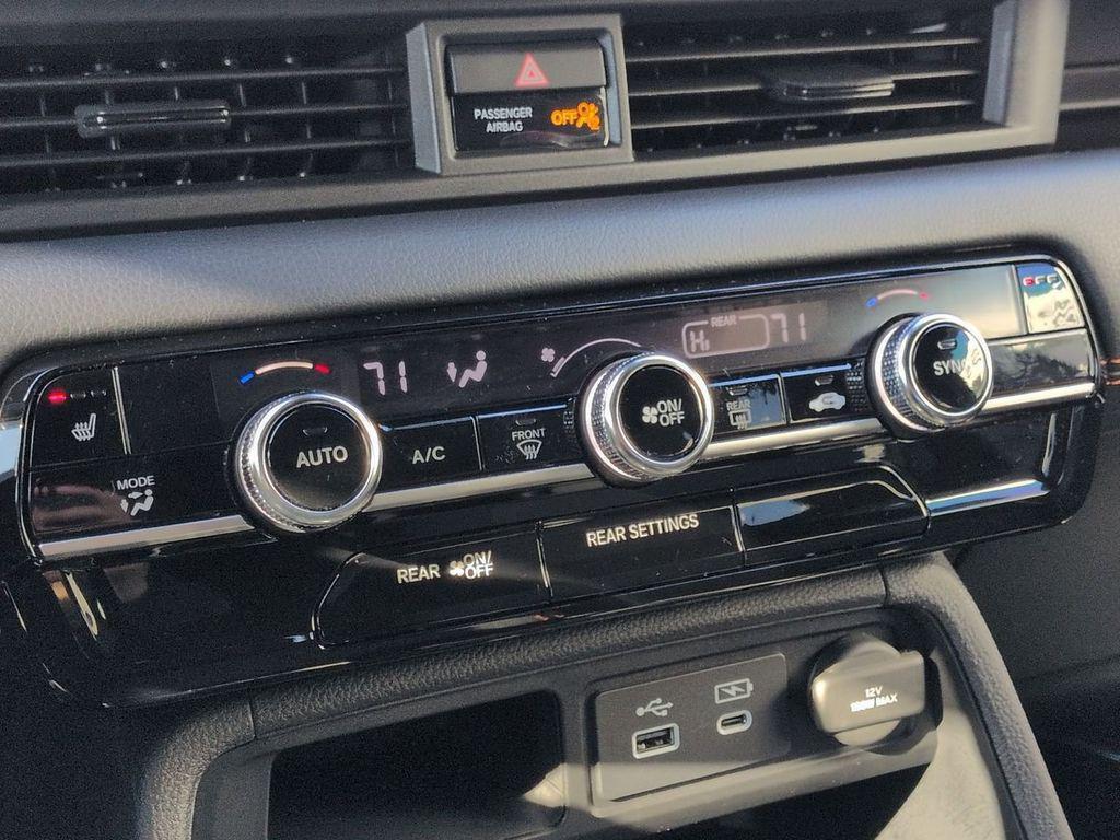 used 2025 Honda Pilot car, priced at $38,799