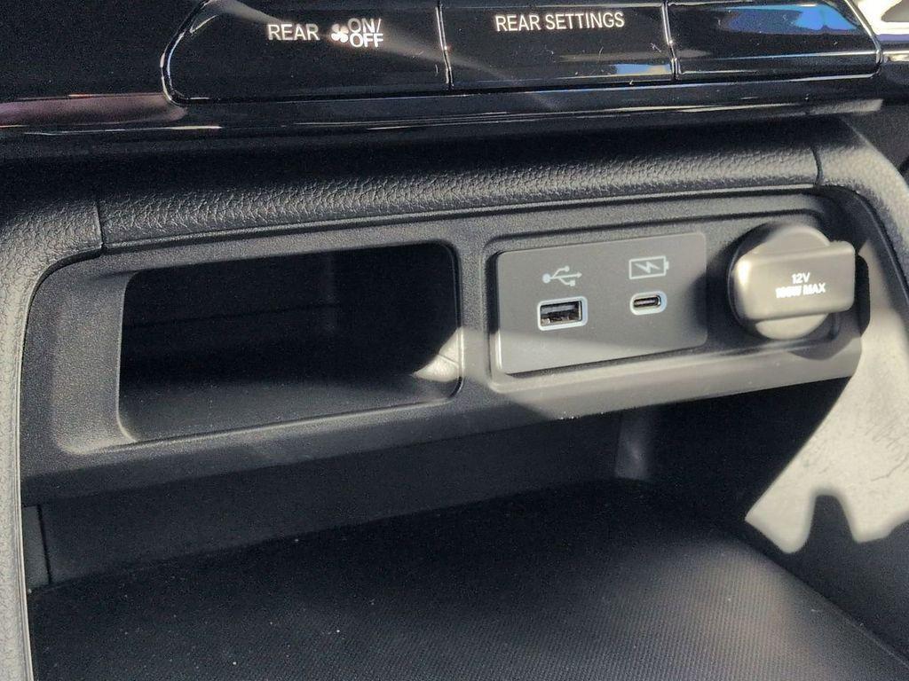 used 2025 Honda Pilot car, priced at $38,799