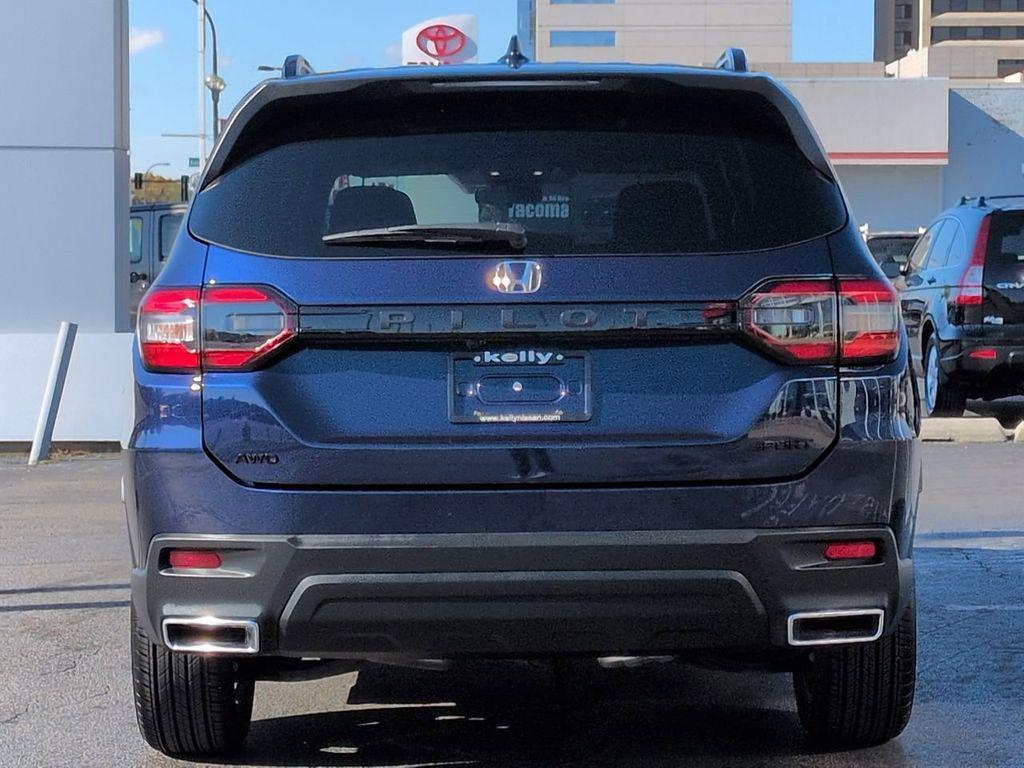 used 2025 Honda Pilot car, priced at $38,799