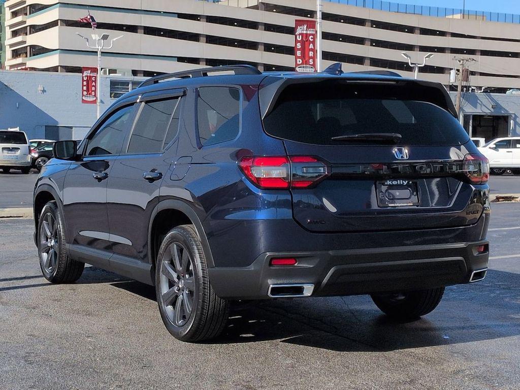 used 2025 Honda Pilot car, priced at $38,799