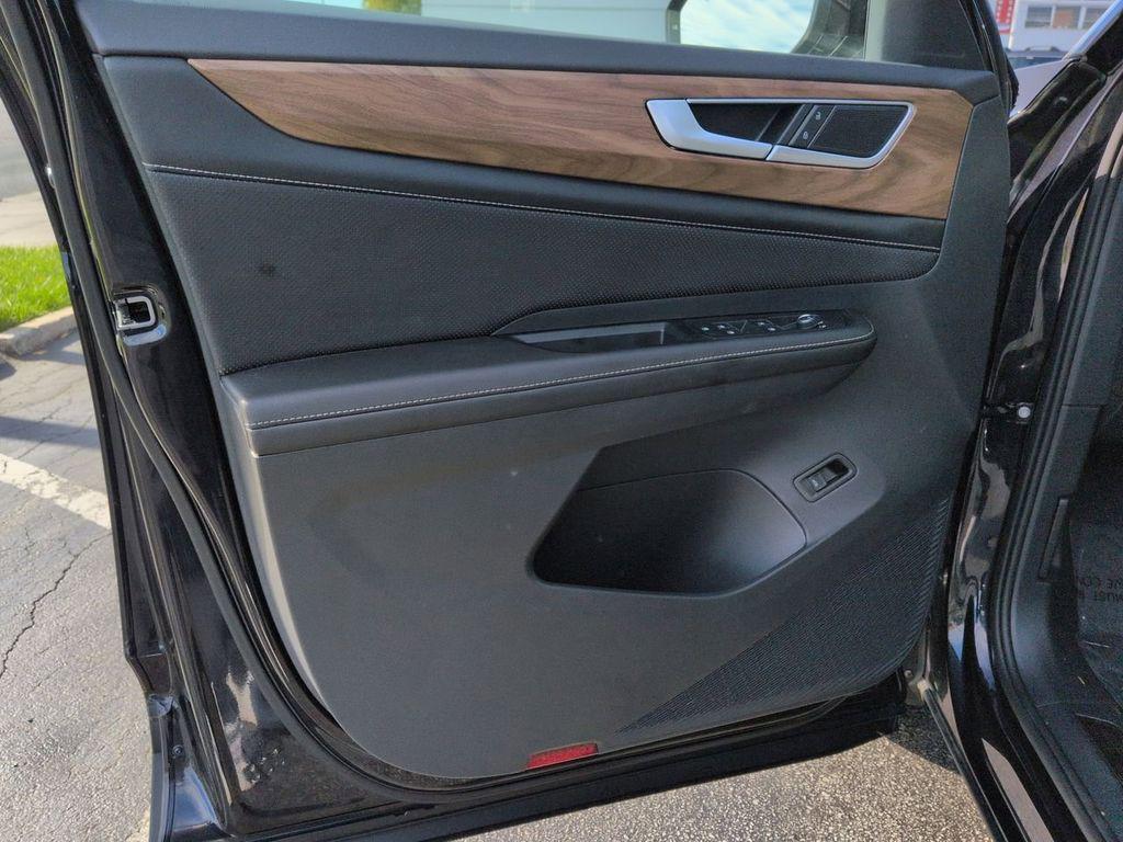 used 2025 Volkswagen Atlas car, priced at $35,699