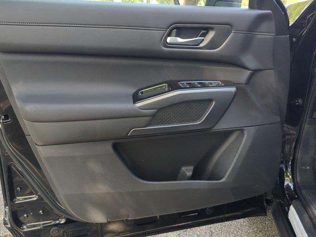new 2025 Nissan Pathfinder car, priced at $44,417