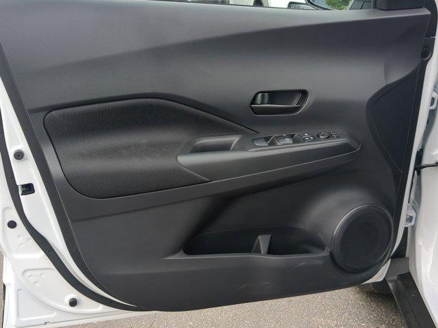 new 2025 Nissan Kicks car, priced at $23,338