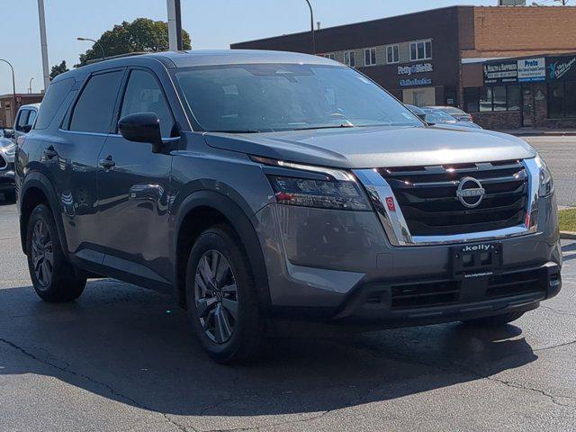 used 2025 Nissan Pathfinder car, priced at $33,999