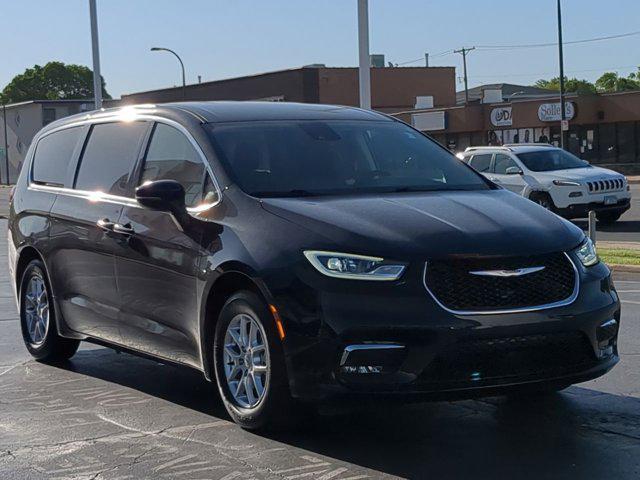 used 2023 Chrysler Pacifica car, priced at $23,999