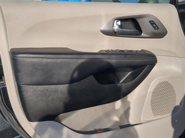 used 2023 Chrysler Pacifica car, priced at $23,999