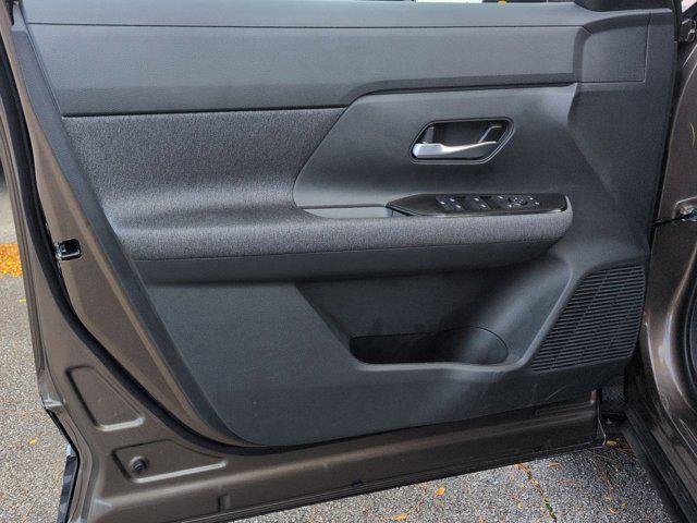 new 2025 Nissan Kicks car, priced at $24,493