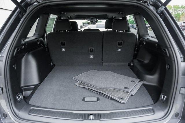 new 2025 Jeep Grand Cherokee car, priced at $38,000