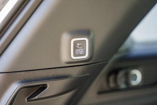 new 2025 Jeep Grand Cherokee car, priced at $38,995