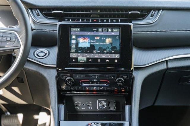 new 2025 Jeep Grand Cherokee car, priced at $38,995