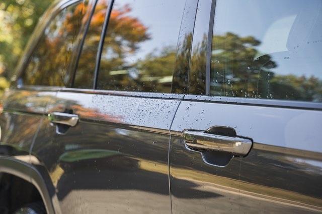 new 2025 Jeep Grand Cherokee car, priced at $38,995