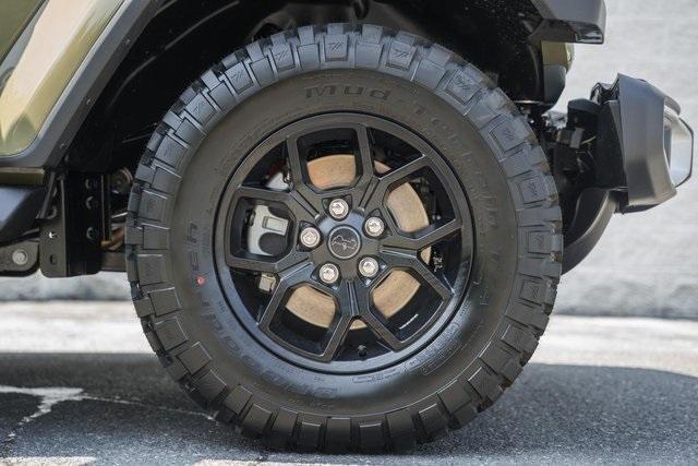 new 2025 Jeep Gladiator car, priced at $42,995