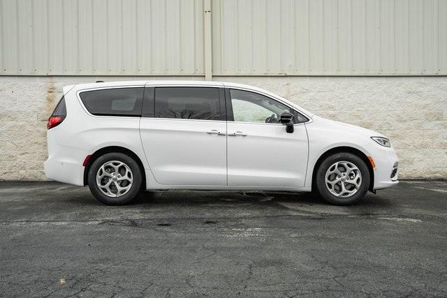 new 2024 Chrysler Pacifica car, priced at $47,500
