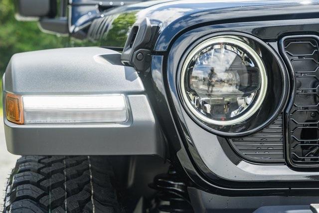 new 2025 Jeep Wrangler car, priced at $46,580