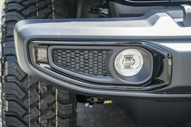 new 2025 Jeep Wrangler car, priced at $46,580