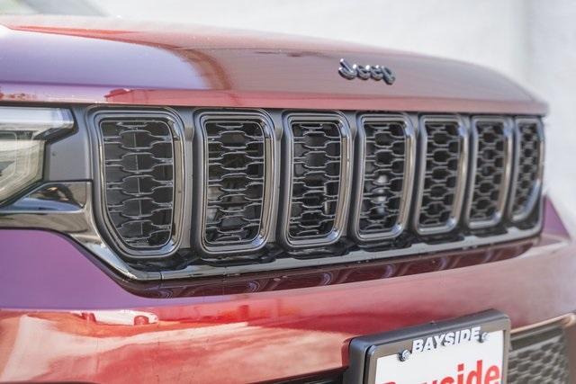 new 2025 Jeep Grand Cherokee car, priced at $40,000