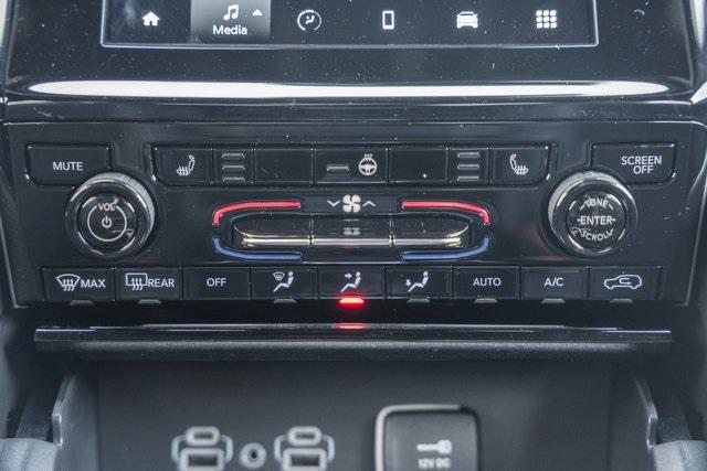 new 2025 Jeep Grand Cherokee car, priced at $38,995