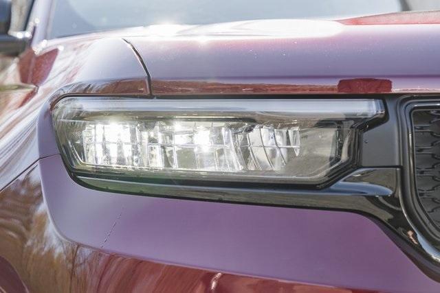 new 2025 Jeep Grand Cherokee car, priced at $40,000