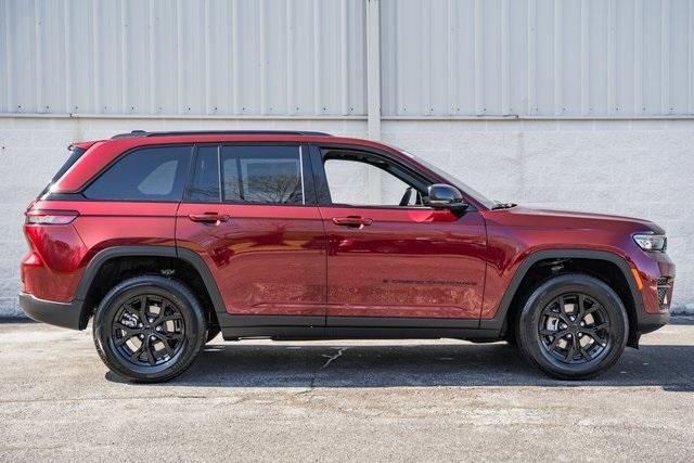 new 2025 Jeep Grand Cherokee car, priced at $40,000