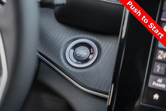 new 2025 Jeep Grand Cherokee car, priced at $38,995
