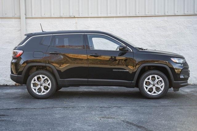 new 2025 Jeep Compass car, priced at $24,000