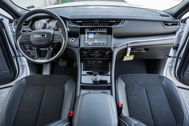 new 2025 Jeep Grand Cherokee L car, priced at $42,495