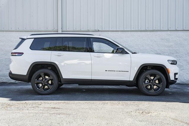 new 2025 Jeep Grand Cherokee L car, priced at $42,495