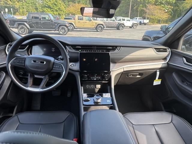 new 2025 Jeep Grand Cherokee car, priced at $44,650