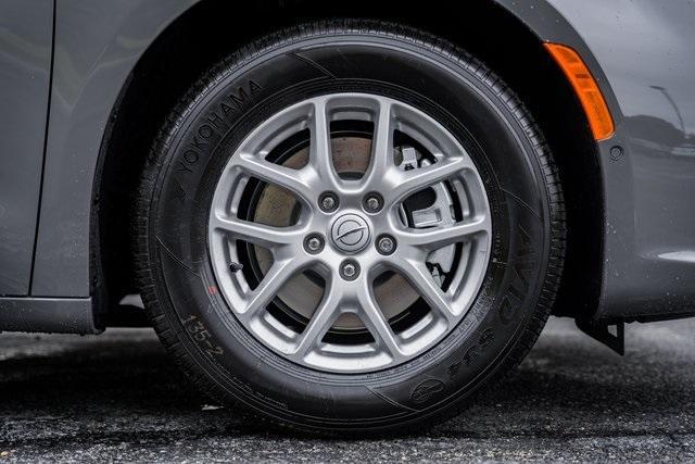 new 2025 Chrysler Pacifica car, priced at $41,495
