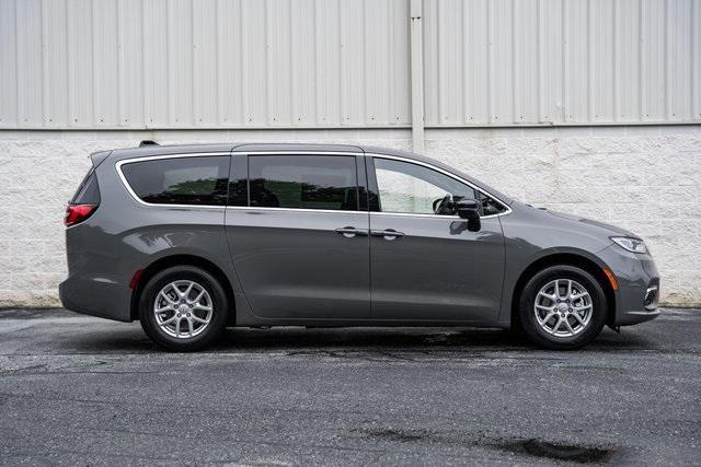 new 2025 Chrysler Pacifica car, priced at $41,495