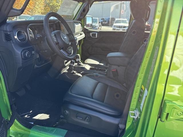 new 2025 Jeep Gladiator car, priced at $41,000