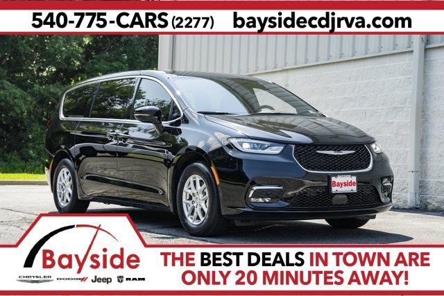 new 2025 Chrysler Pacifica car, priced at $37,500