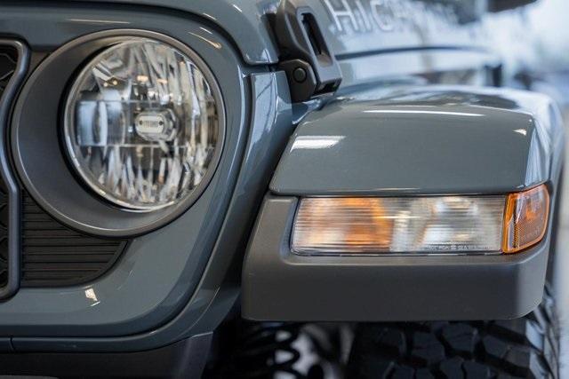 new 2025 Jeep Gladiator car, priced at $40,685