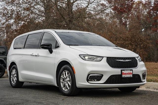 new 2026 Chrysler Pacifica car, priced at $39,500
