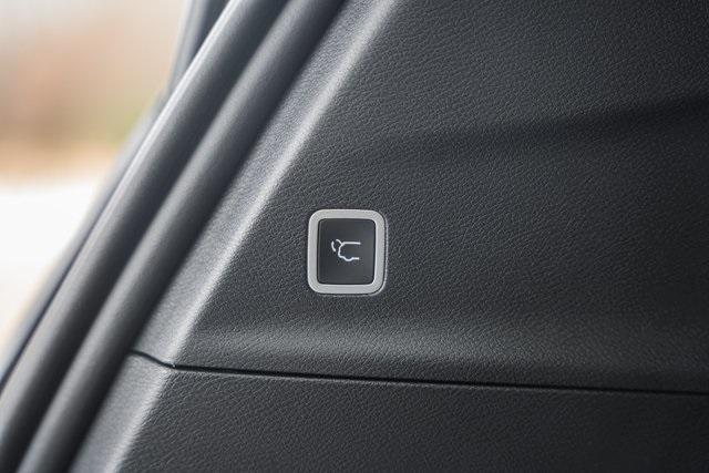 new 2026 Chrysler Pacifica car, priced at $39,500