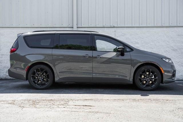 new 2024 Chrysler Pacifica car, priced at $38,495