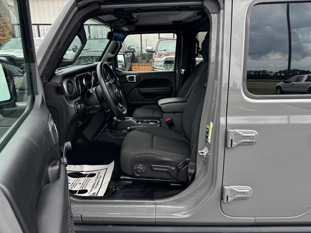 used 2022 Jeep Gladiator car, priced at $34,000
