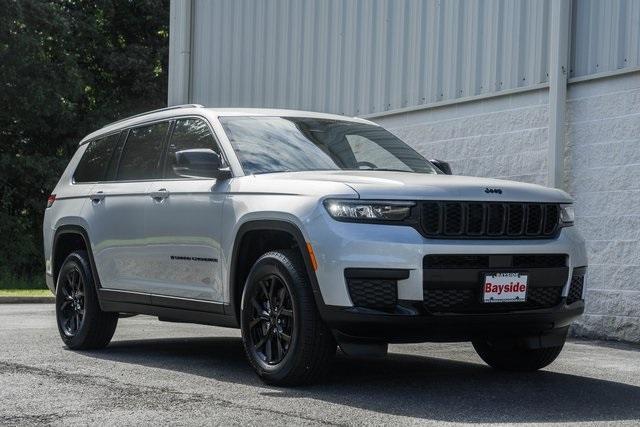new 2025 Jeep Grand Cherokee L car, priced at $40,000