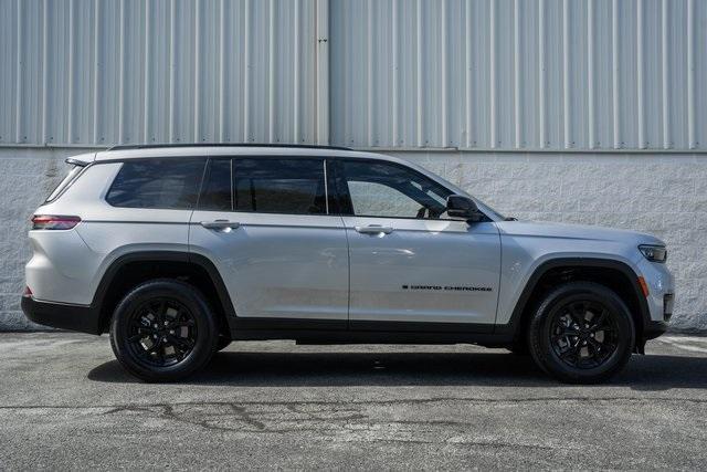 new 2025 Jeep Grand Cherokee L car, priced at $40,000