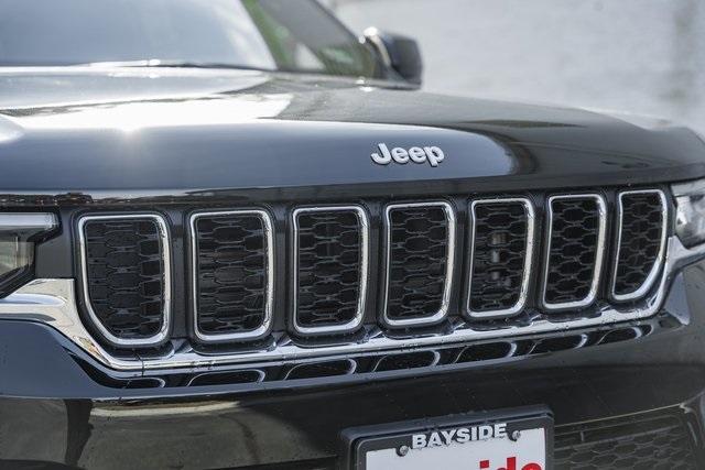 new 2025 Jeep Grand Cherokee car, priced at $39,995