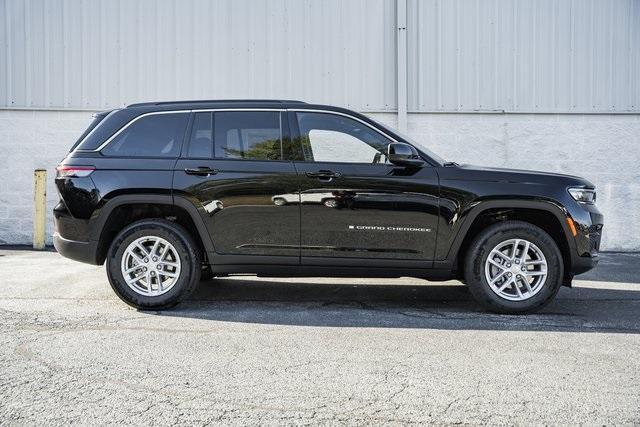 new 2025 Jeep Grand Cherokee car, priced at $39,995