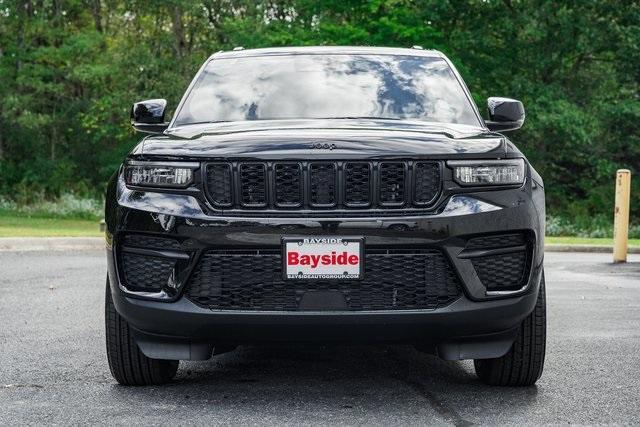new 2025 Jeep Grand Cherokee car, priced at $40,000