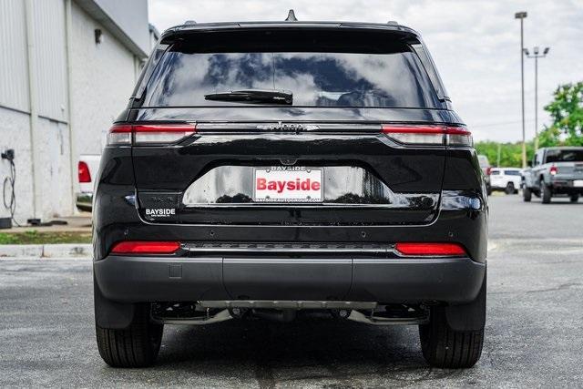 new 2025 Jeep Grand Cherokee car, priced at $40,000