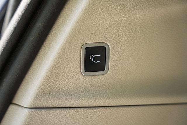 used 2019 Chrysler Pacifica car, priced at $13,750